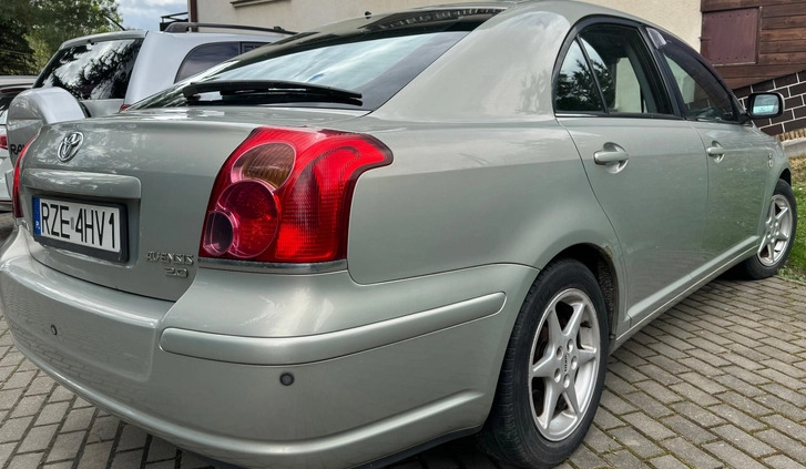 Toyota Avensis cena 7200 przebieg: 303000, rok produkcji 2003 z Lidzbark małe 16